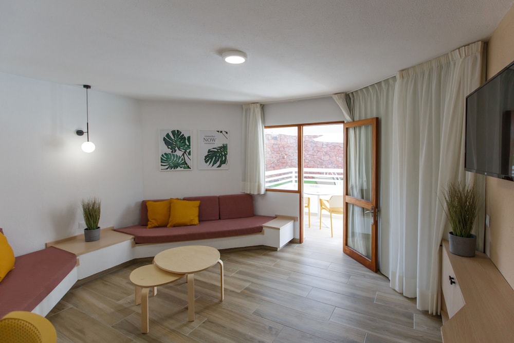 Datasol Apartments 8/20