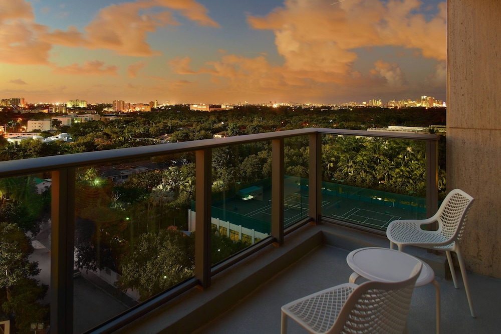 Courtyard Miami Coconut Grove Hotel 3/53