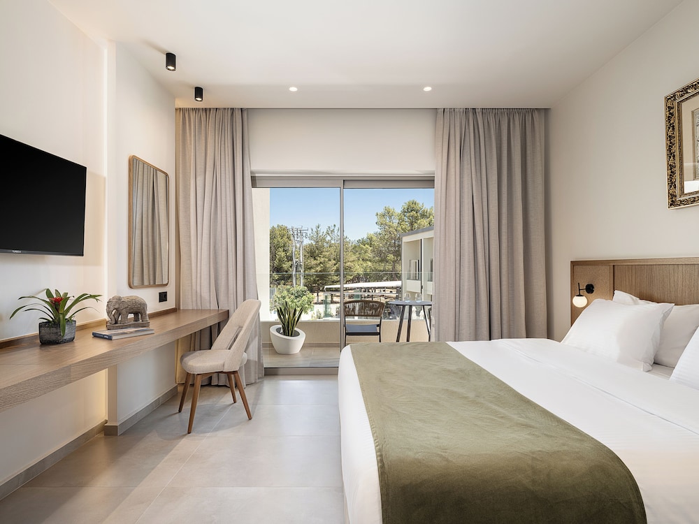 Inea Hotel and Suites 38/78