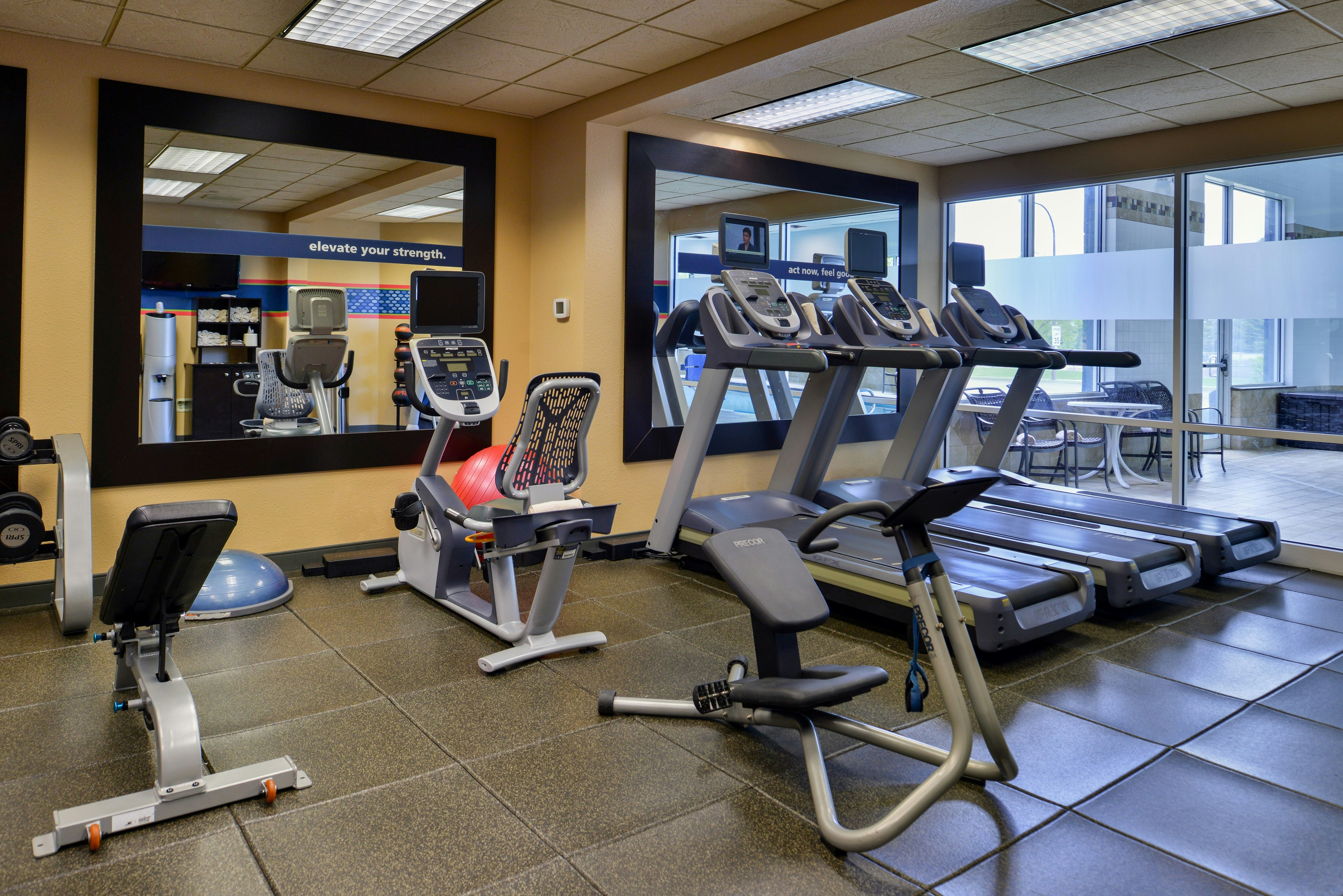 Hampton Inn Idaho Falls Airport 32/64