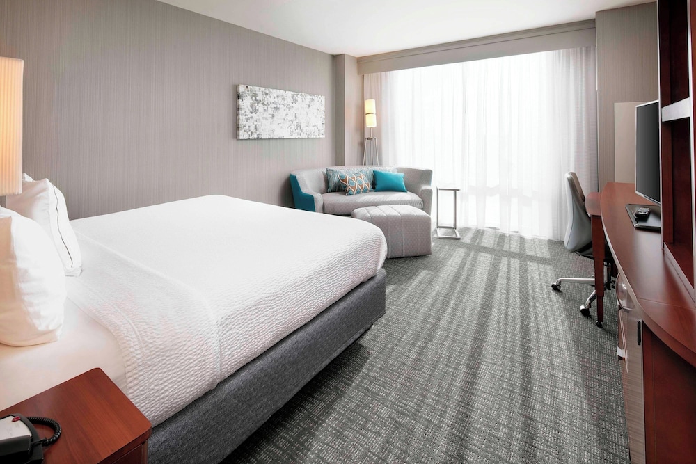 Room at Courtyard Indianapolis Downtown, INDIANAPOLIS - IN
