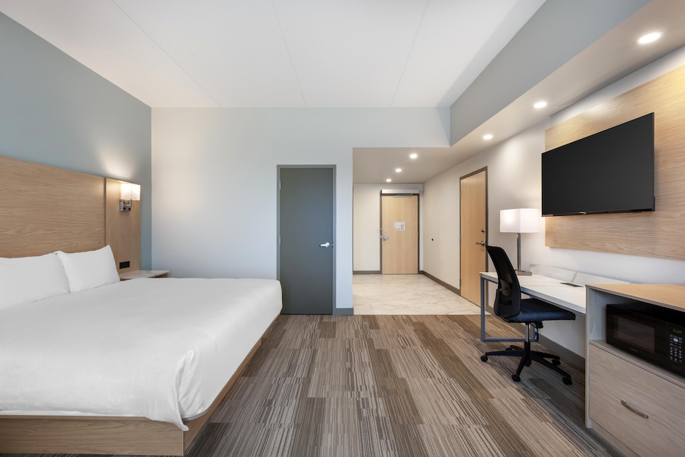 Best Western Plus Kawartha Lakes Hotel & Suites 8/52