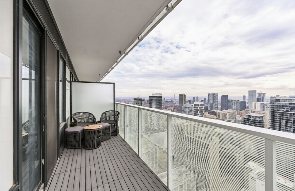 Teahouse Condos in Downtown Toronto 21/50