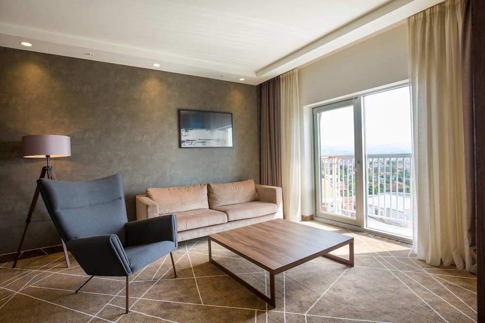 SHERATON NOVI SAD 26/48