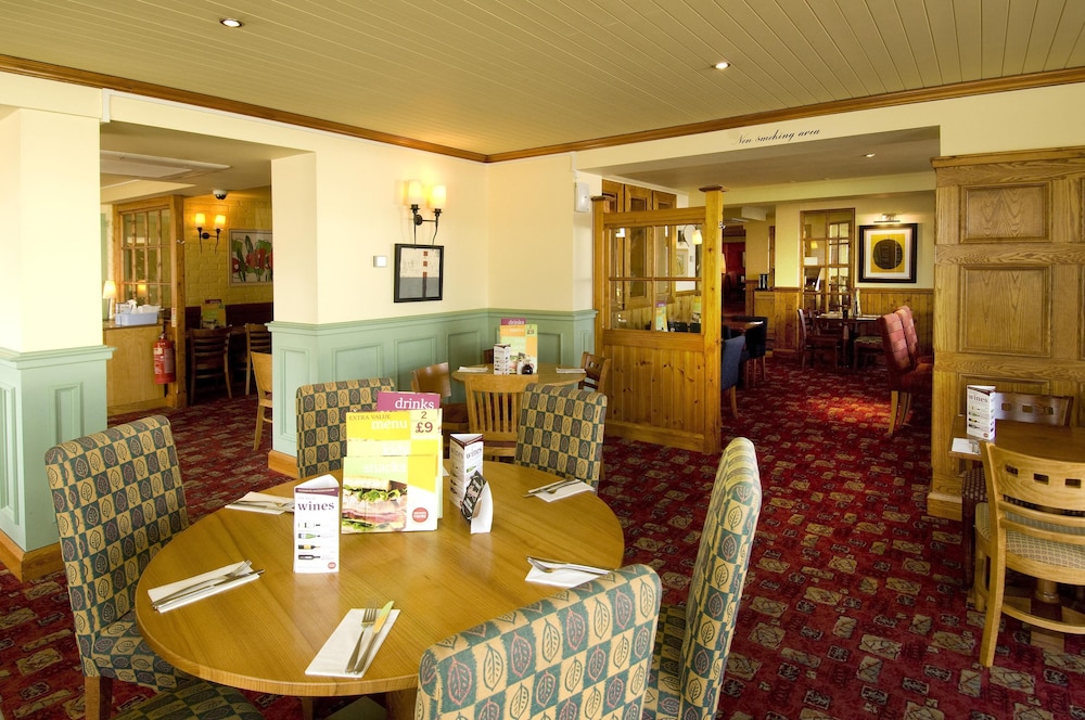 Premier Inn Gloucester Business Park 26/35