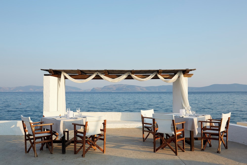 Hydra Beach Resort 43/47
