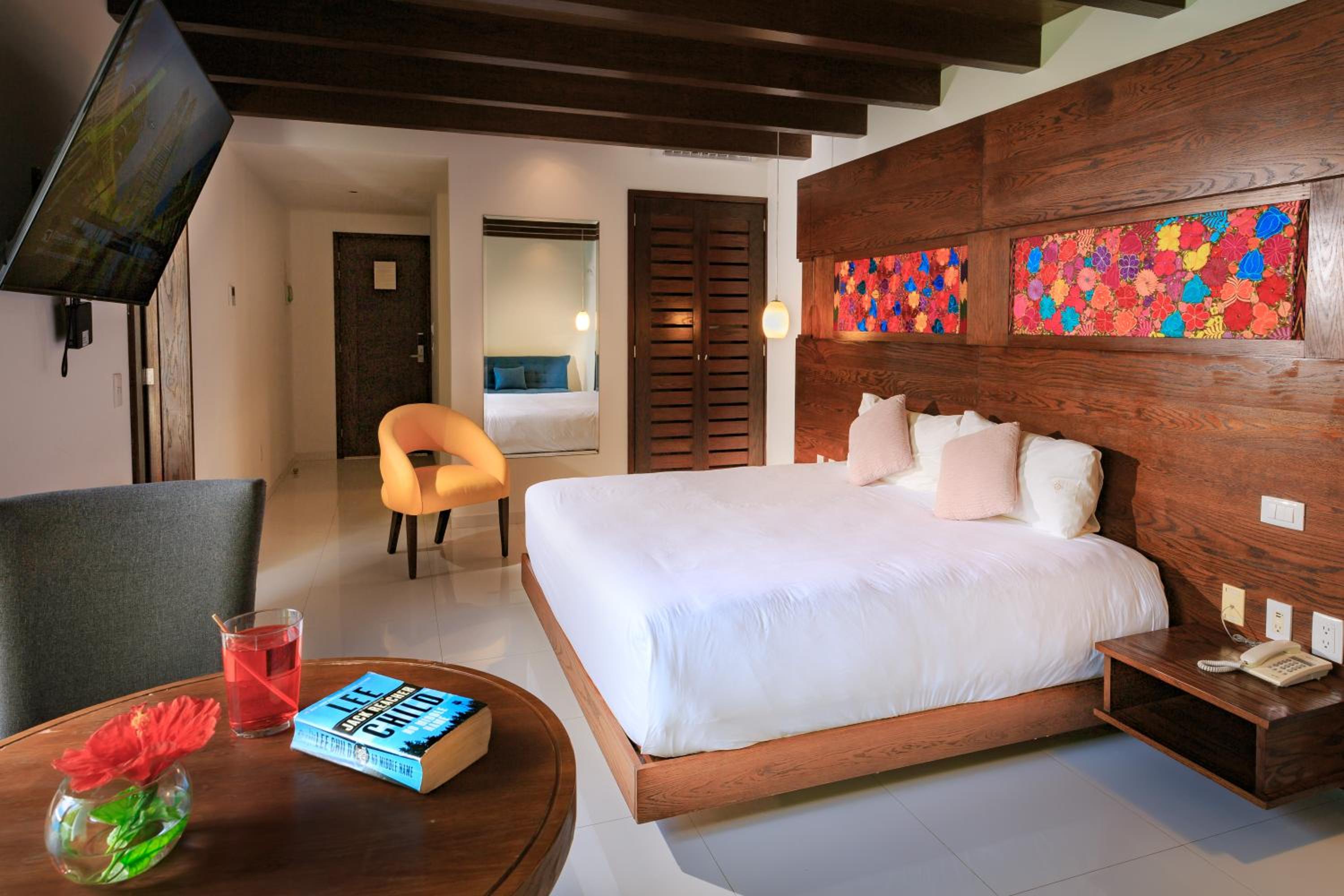 Executive, Suite, Bathtub