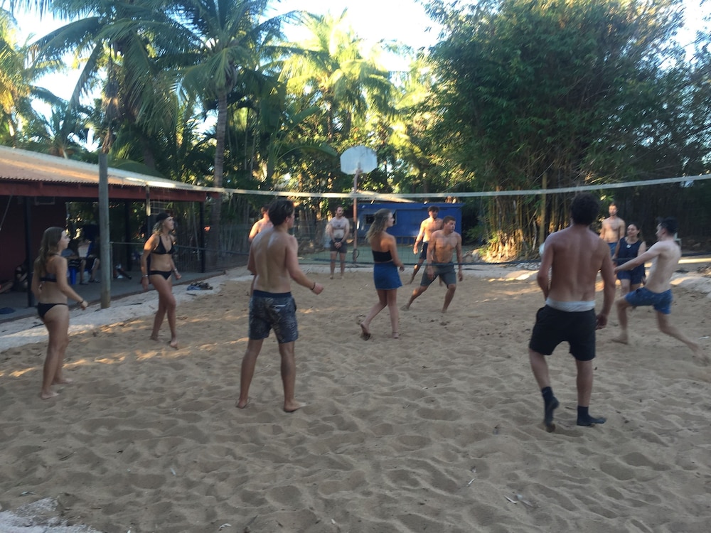 Cable Beach Backpackers Hostel 35/36