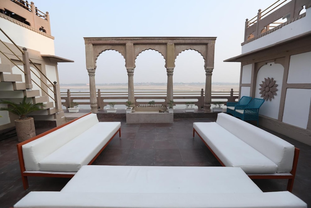 Guleria Kothi 26/50