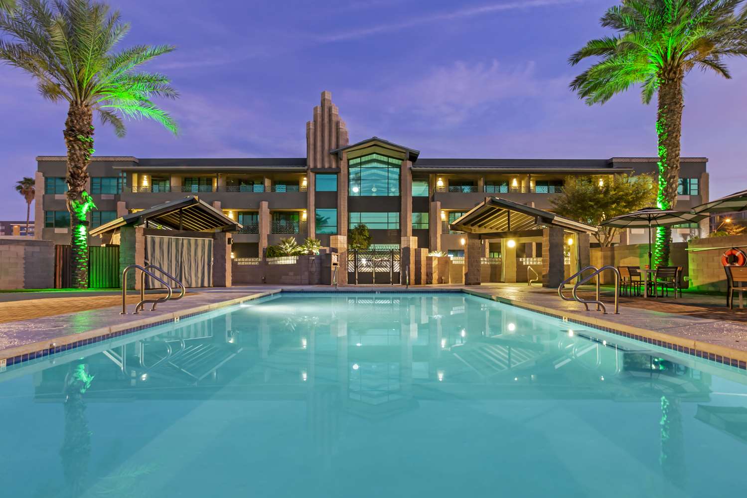Best Western Plus Sundial 1/18