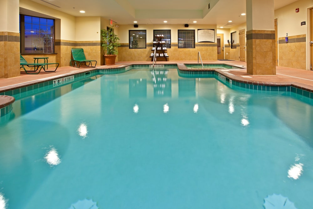 Staybridge Suites Indianapolis Downtown Convention Center