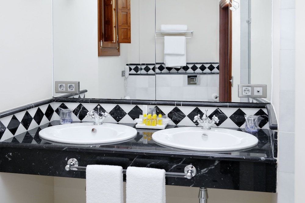 Hotel Ateneo Sevilla 46/50