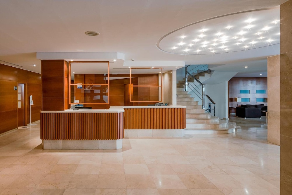 Hotel Los Robles 4/33