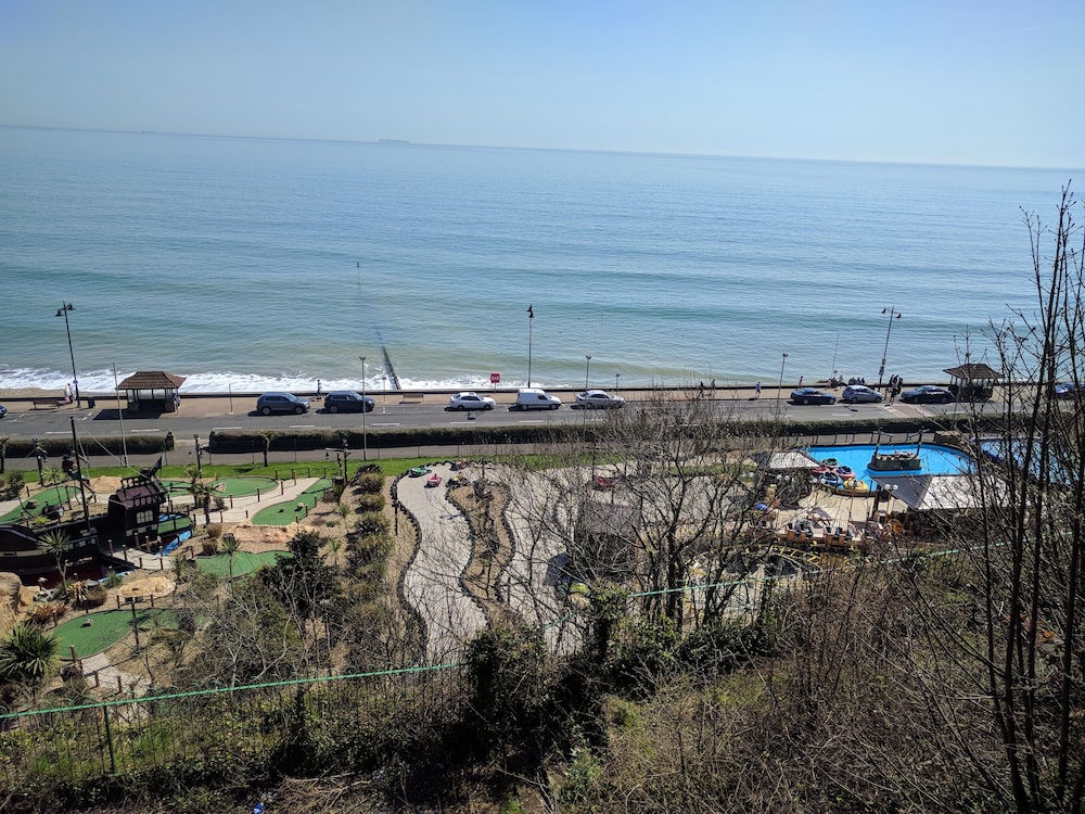 OYO Mayfair Hotel Isle of Wight 49/60