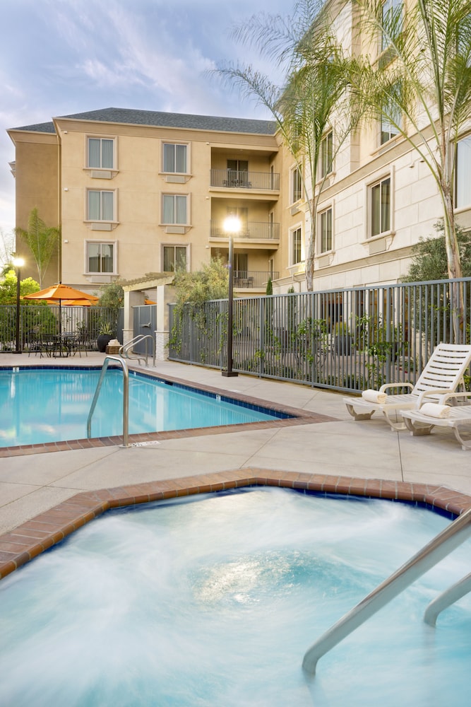 AYRES HOTEL ORANGE 3/38