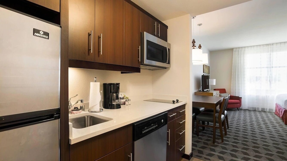 TownePlace Suites by Marriott Houston Baytown 43/45