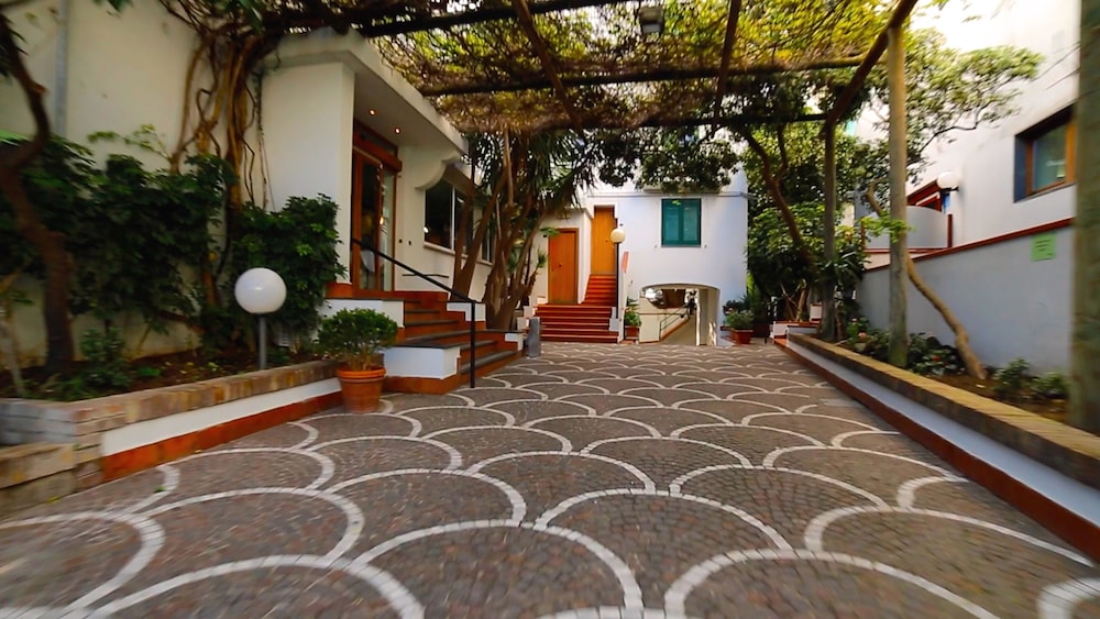 Grand Hotel Ischia Lido 24/30