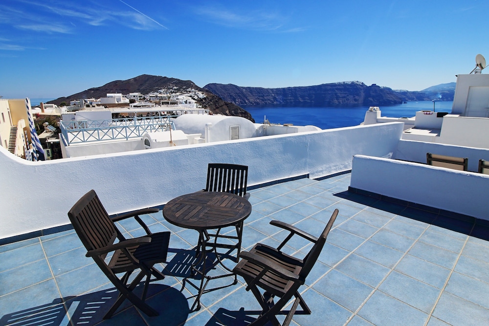 Aethrio Sunset Village Oia 83/87