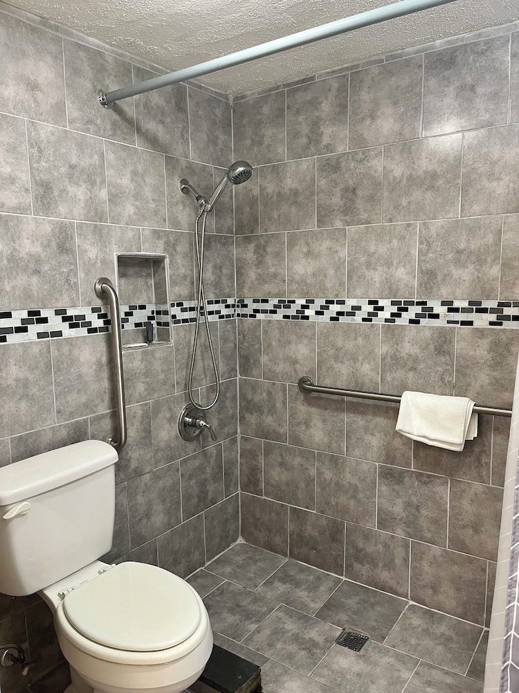 West Bank Inn 58/60