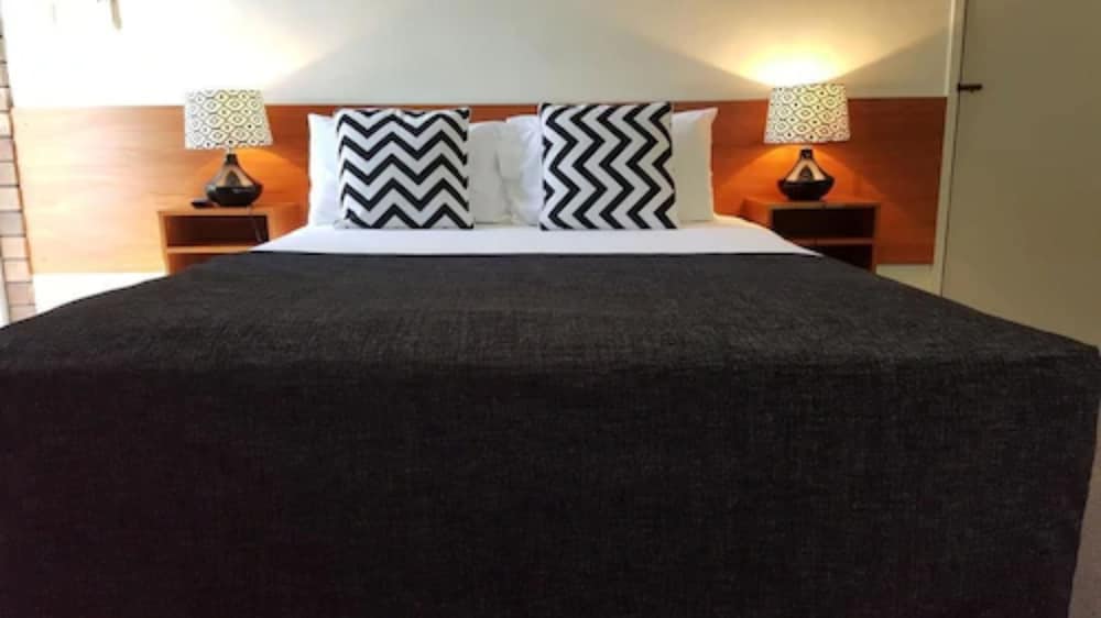 Hampton Villa Motel (ex.Comfort Inn Rockhampton) 28/71