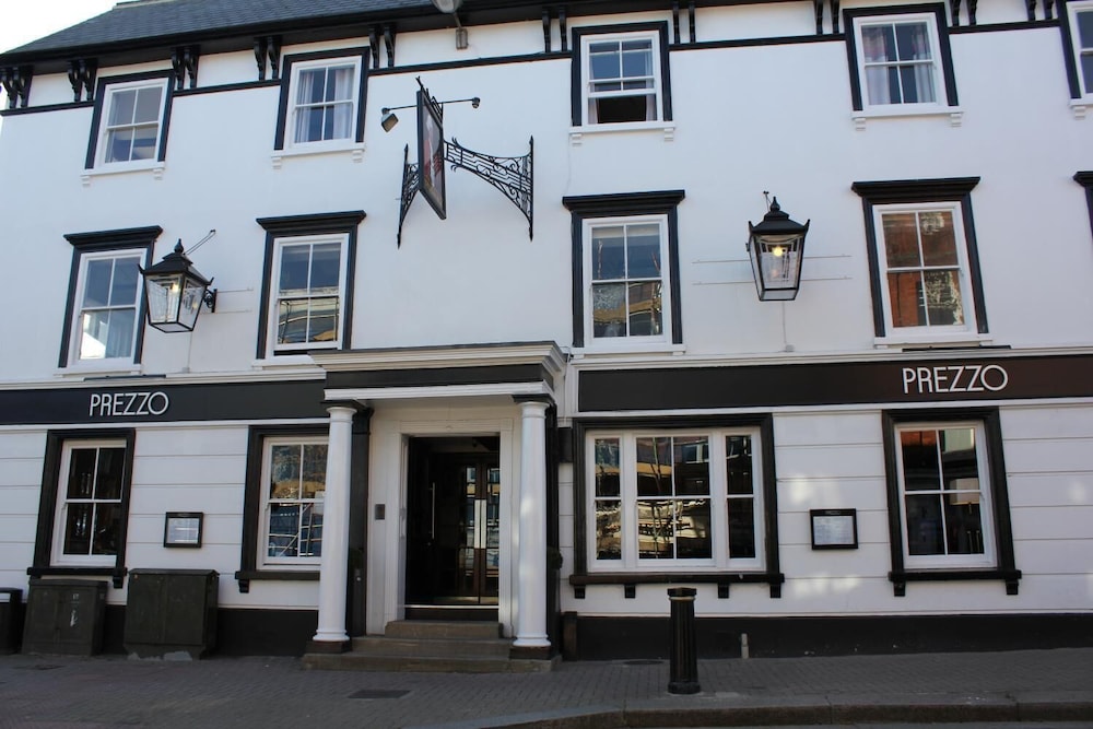 THE GEORGE HOTEL 2/47