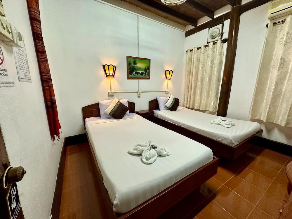 Rattana Guesthouse 8/18