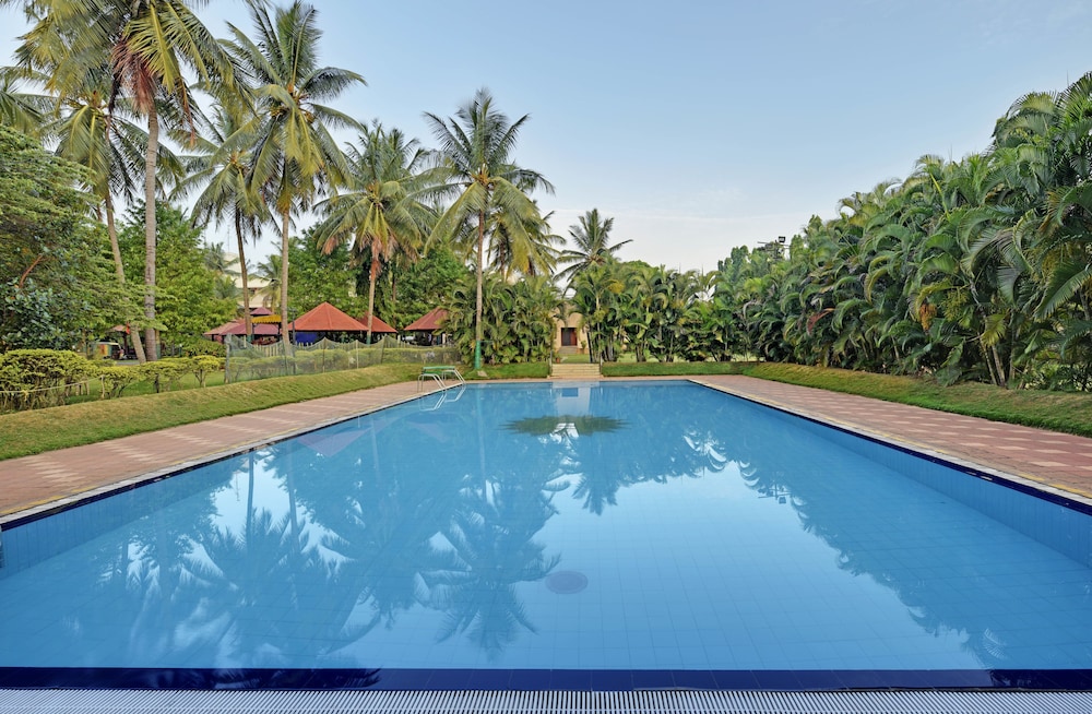 Royal Orchid Resort & Convention Centre Bangalore photo5