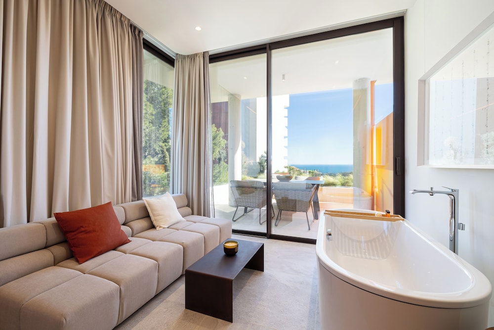 Leiro Residences 34/50