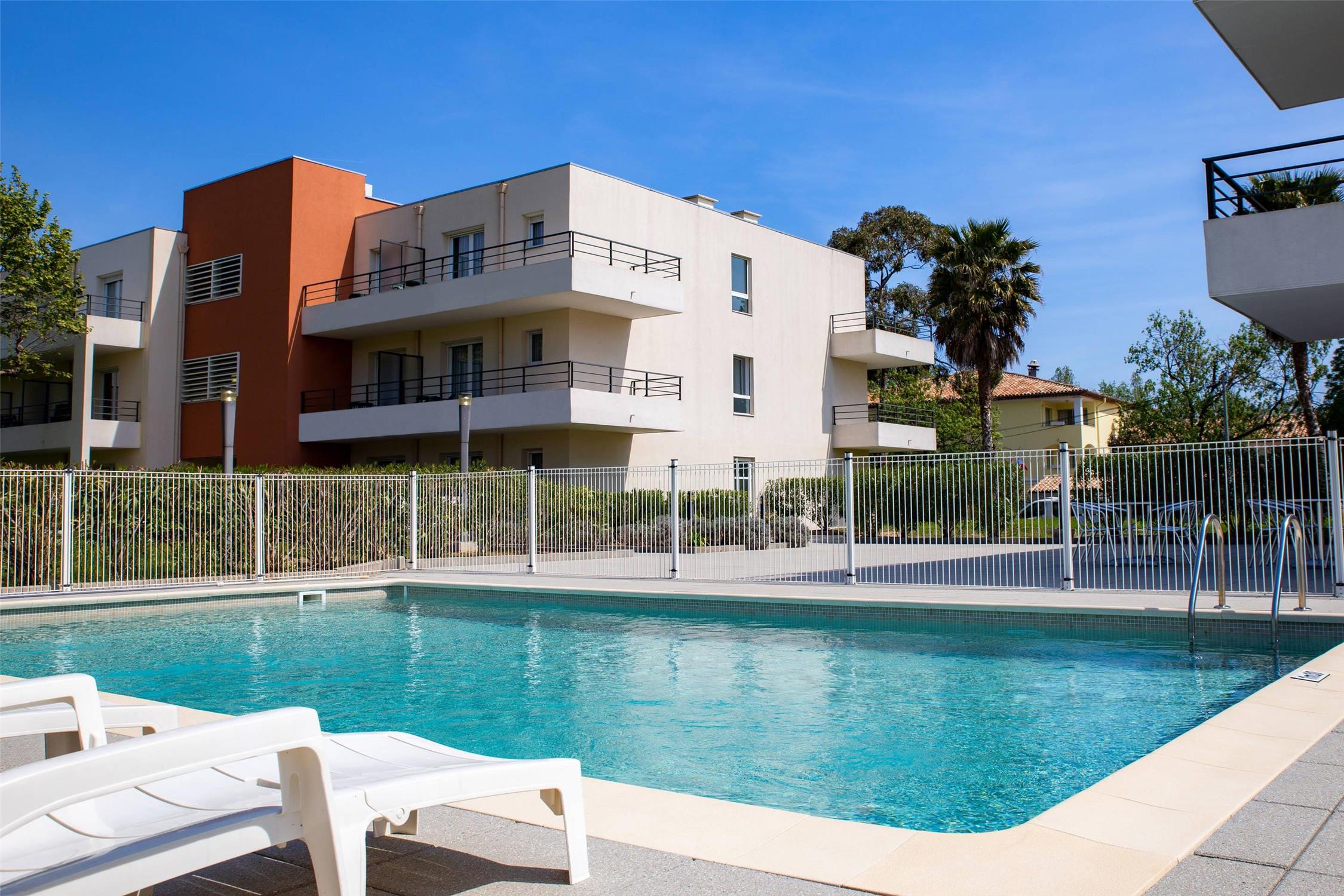 Comfort Aparthotel Cannes Mandelieu 4/27