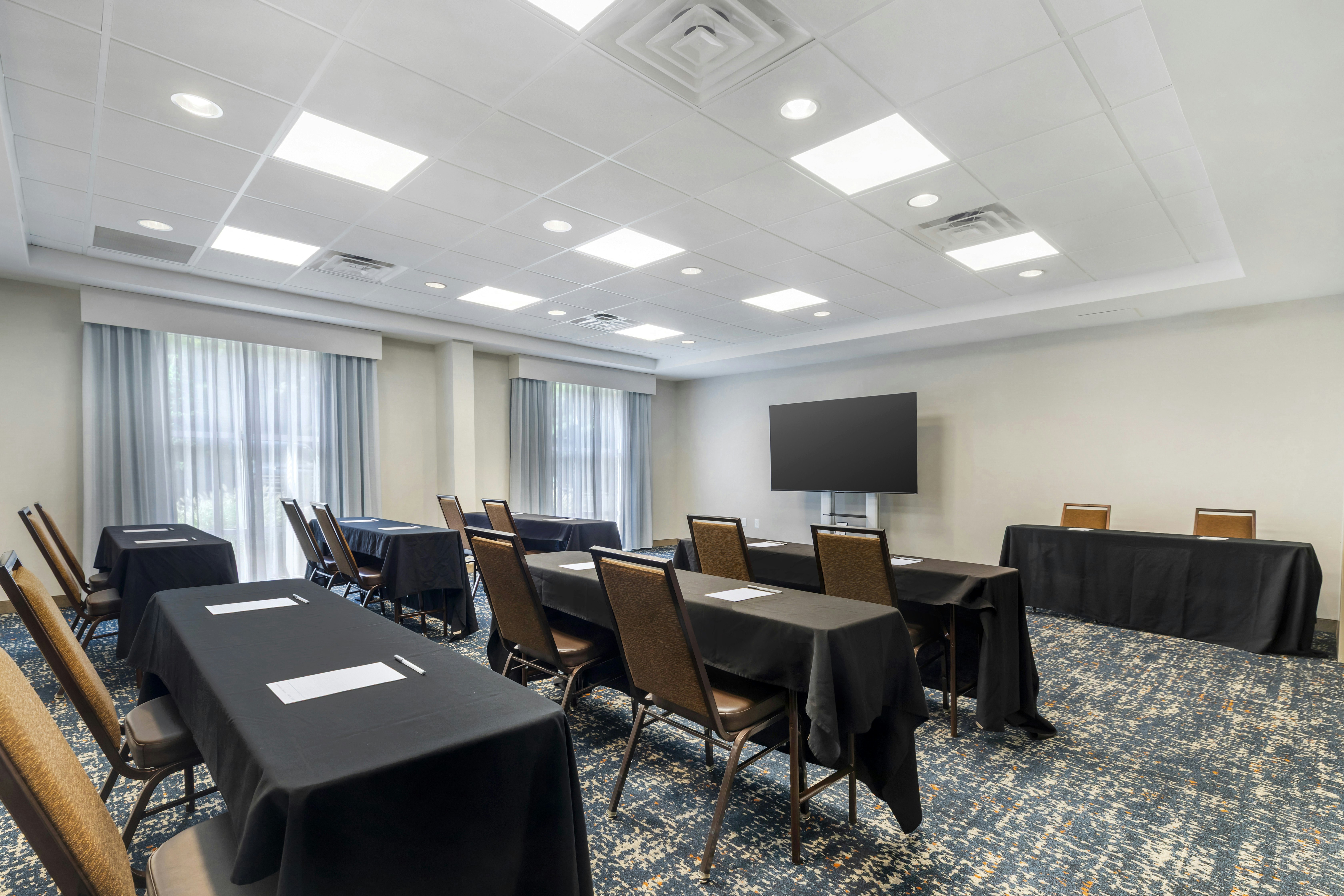 Hampton Inn & Suites Plymouth 22/25