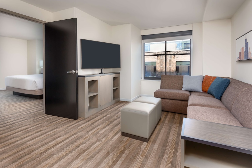 Hyatt House Chicago West Loop 35/56