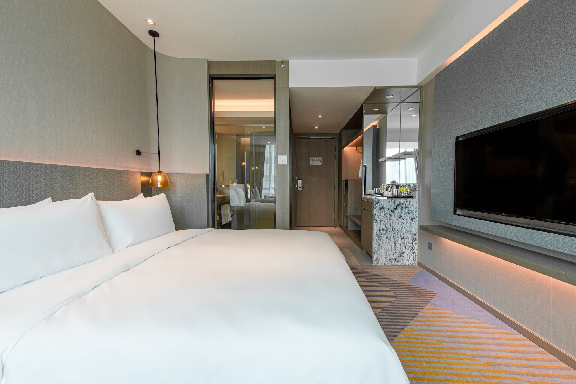 STANDARD, KING BED, ACCESSIBLE