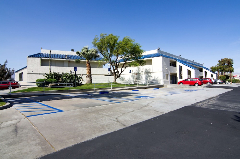 Motel6 North Palm Springs, CA - North 38/45