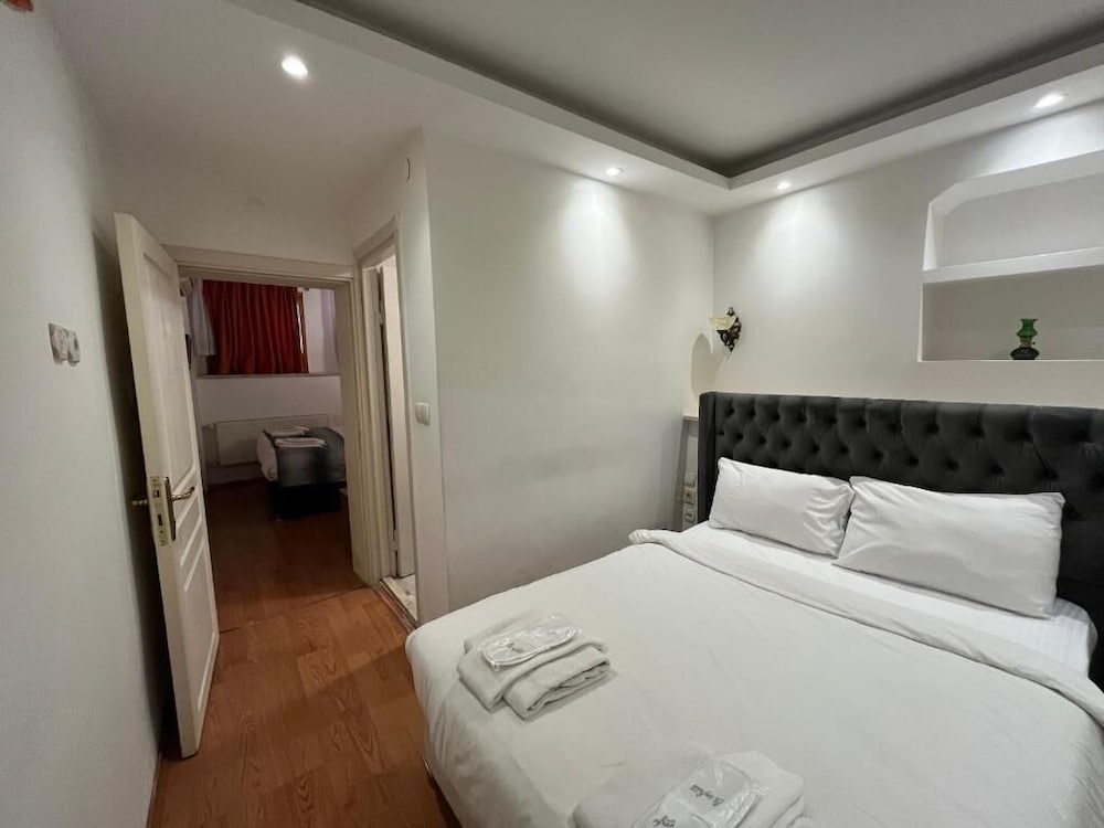 LE SAFRAN SUITE 8/50