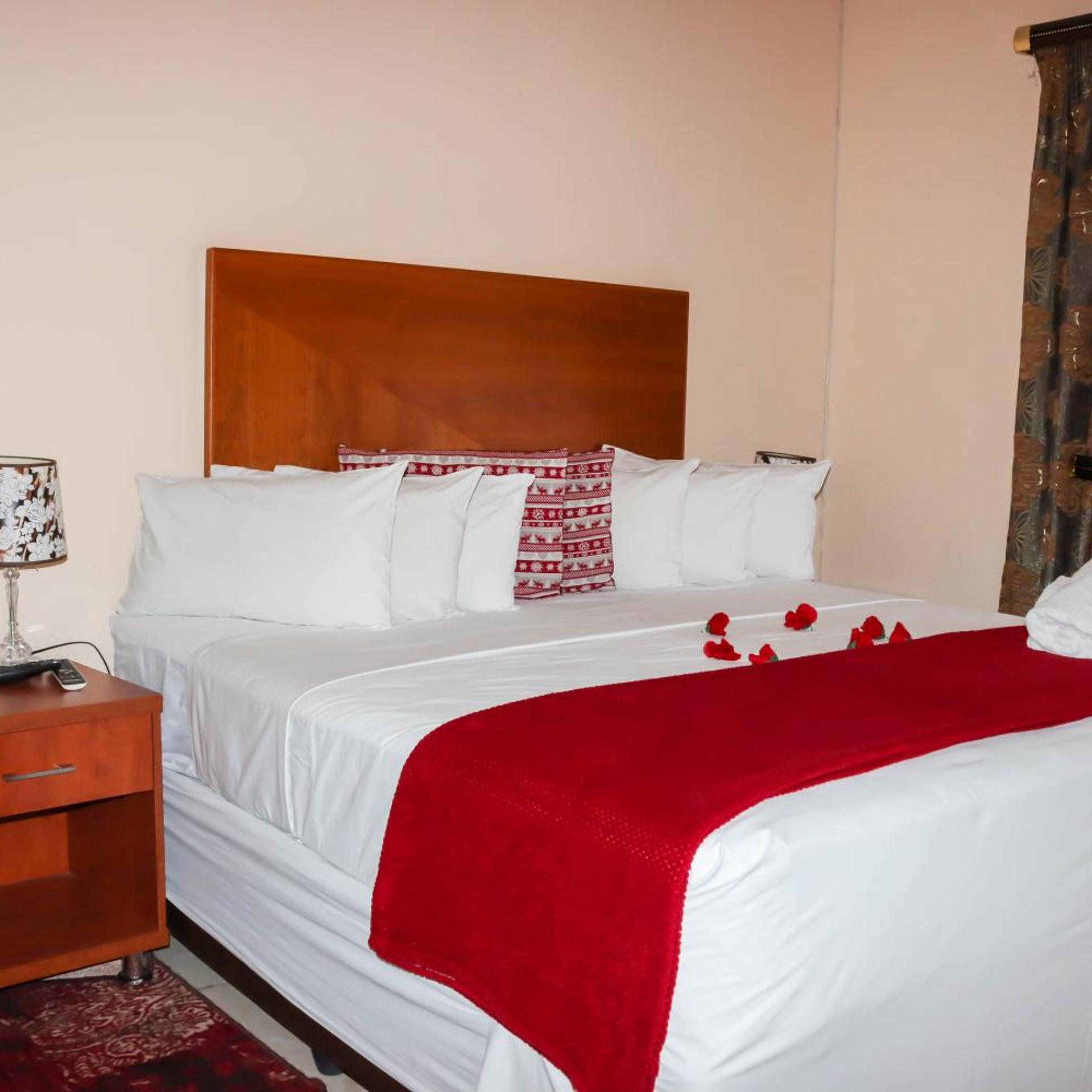Meet Mekaar Resorts - Nquthu Hotel 1/34