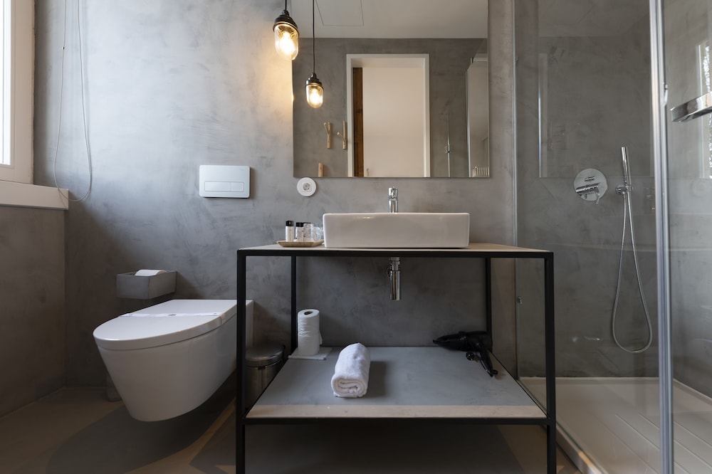 SAPIENTIA BOUTIQUE HOTEL 72/73