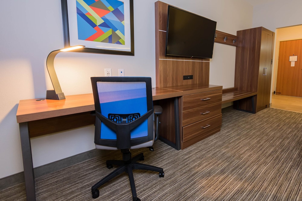 Holiday Inn Express & Suites Houston North I-45 Spring, an IHG Hotel 48/50