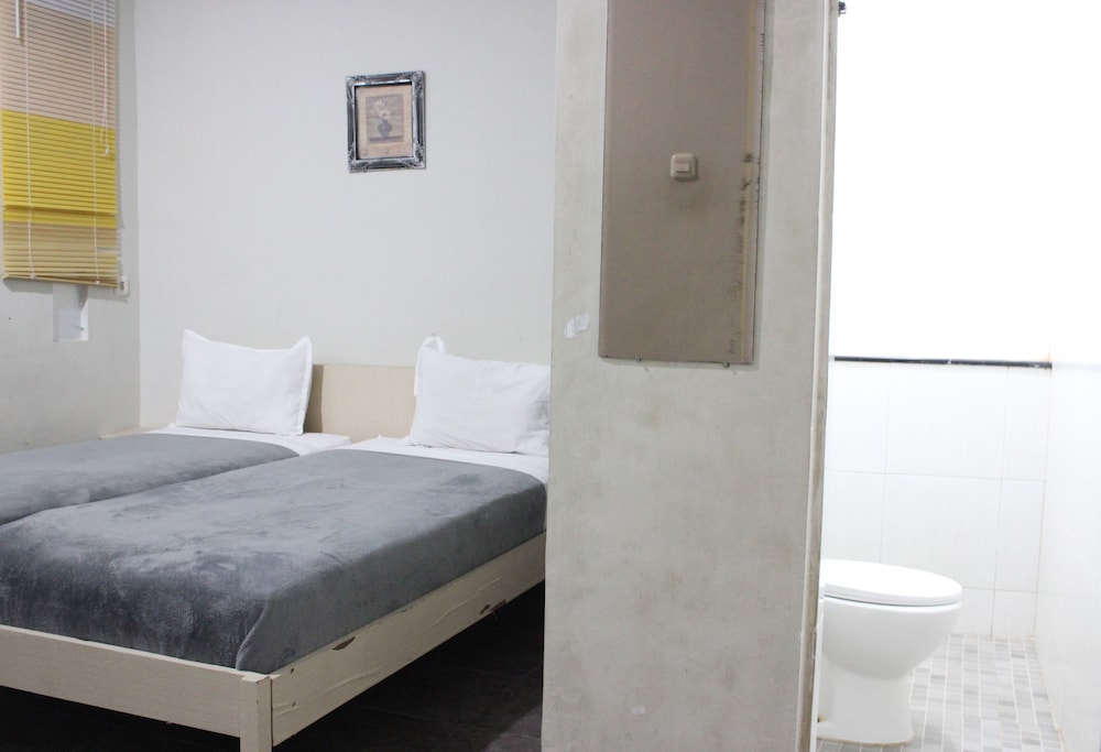 Permata Inn 15/28