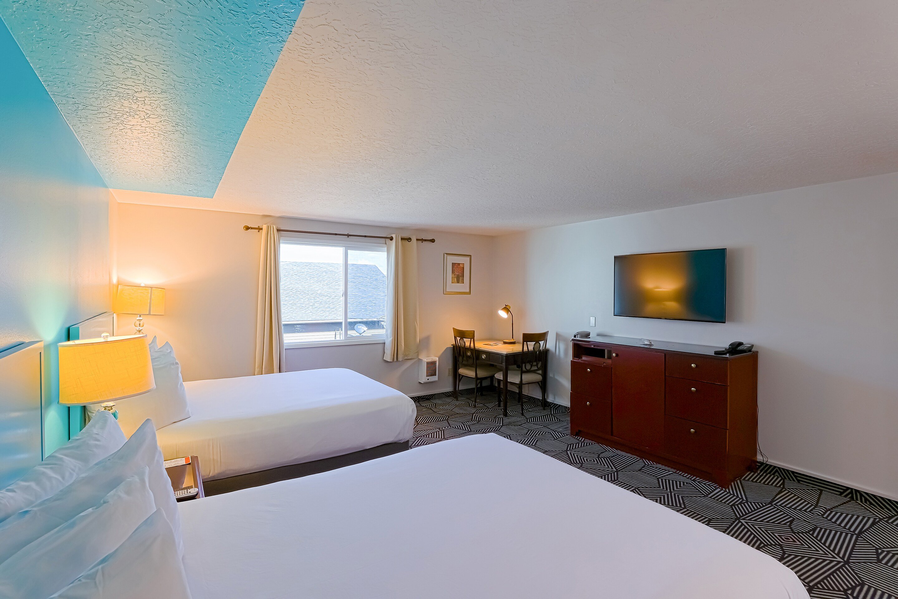 Room at Coast River Inn by OYO Seaside, SEASIDE - OR