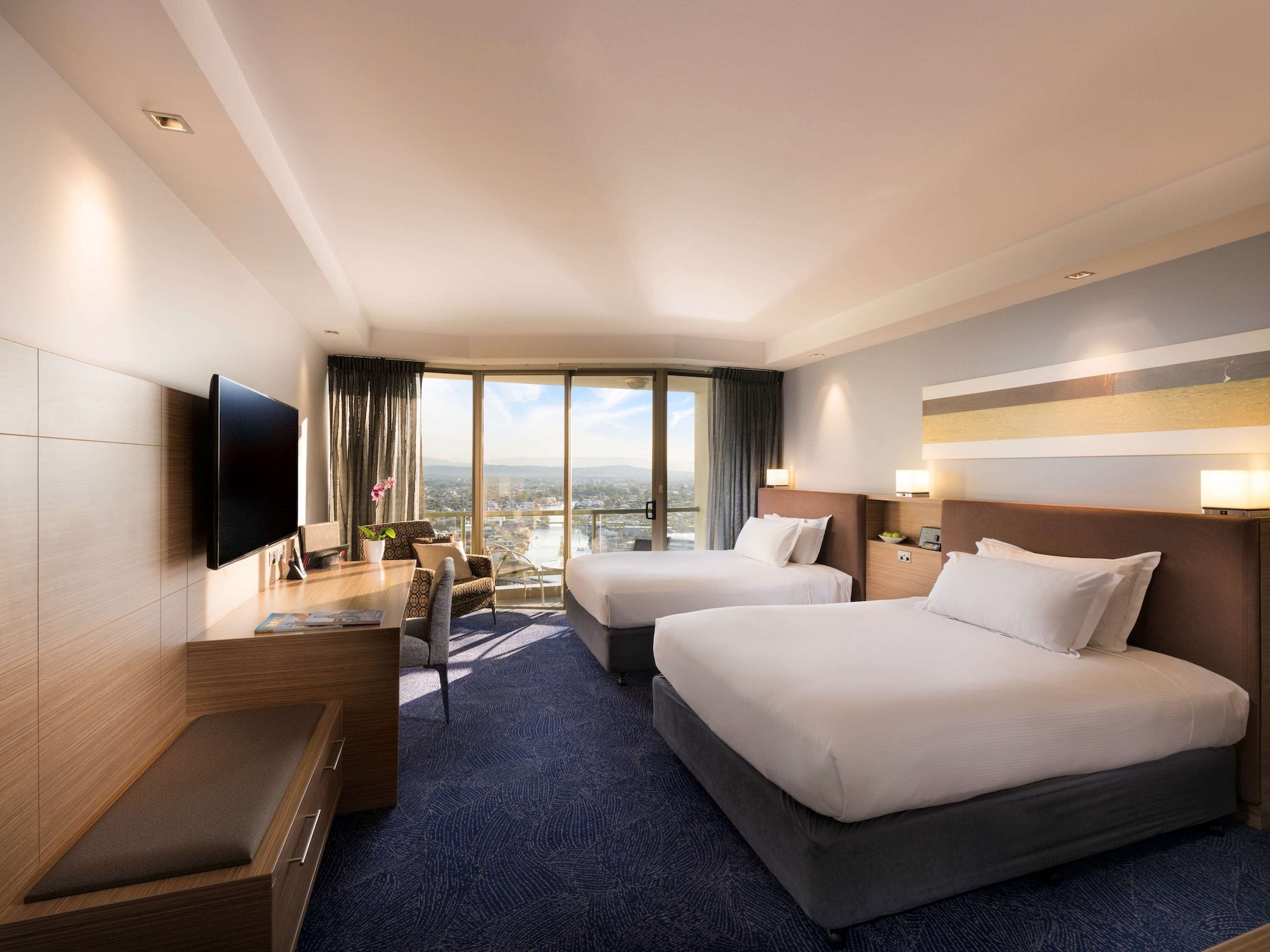 CLASSIC, 2 DOUBLE BEDS, CITY VIEW