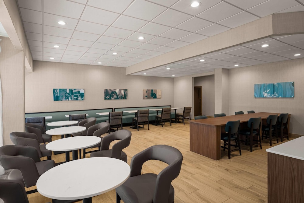 Hawthorn Extended Stay by Wyndham Nashville Airport/Opryland 36/50