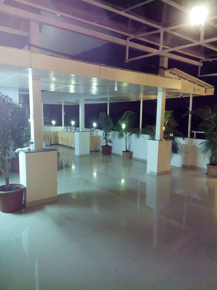 Hotel Orchard Pune 10/49
