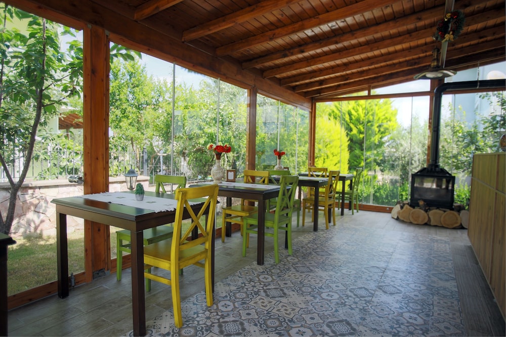 Cunda Morisi Otel 38/41