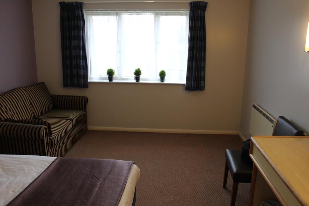 Redwings Lodge Baldock 27/43