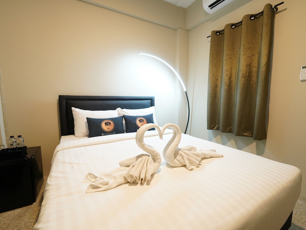 RQ Bangkok Huai Khwang by Collection O 22/61