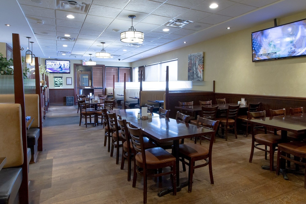 Park West Inn 26/42