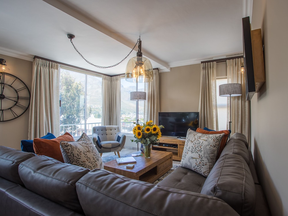 dk villas 2 The Boardwalk (Hout Bay) 24/50