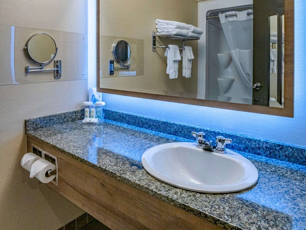 Quality Suites Drummondville 22/43