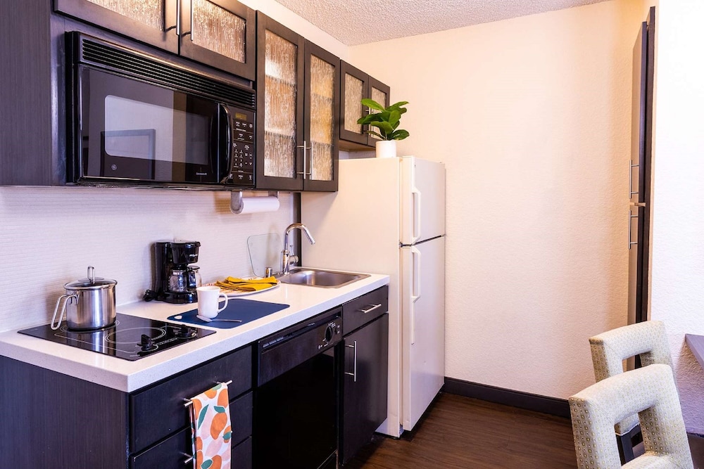 Sonesta Simply Suites Orange County Airport 28/31