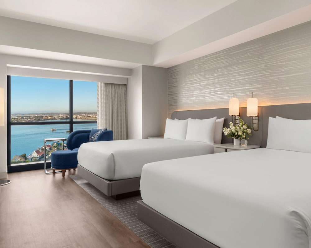 DELUXE, 2 QUEEN BEDS